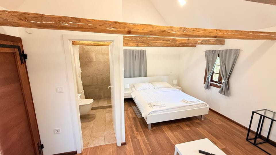Toilet, Bed, Bedroom
