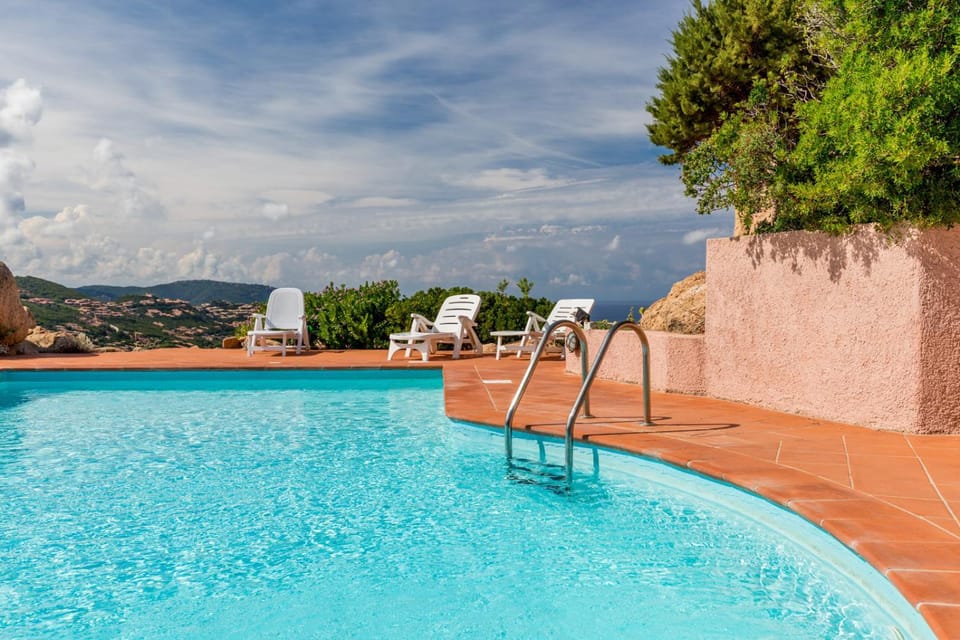 Corbezzolo Giallo Villa in Sardinia