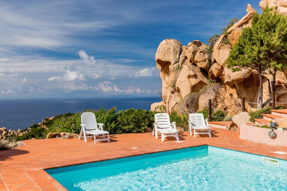 Corbezzolo Giallo Villa in Sardinia