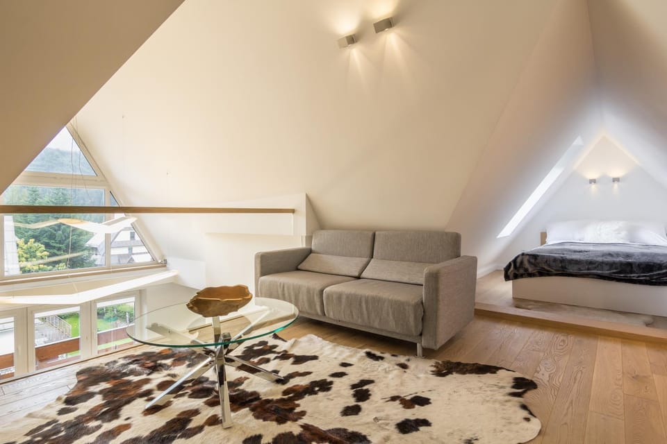 Seating area, Bedroom