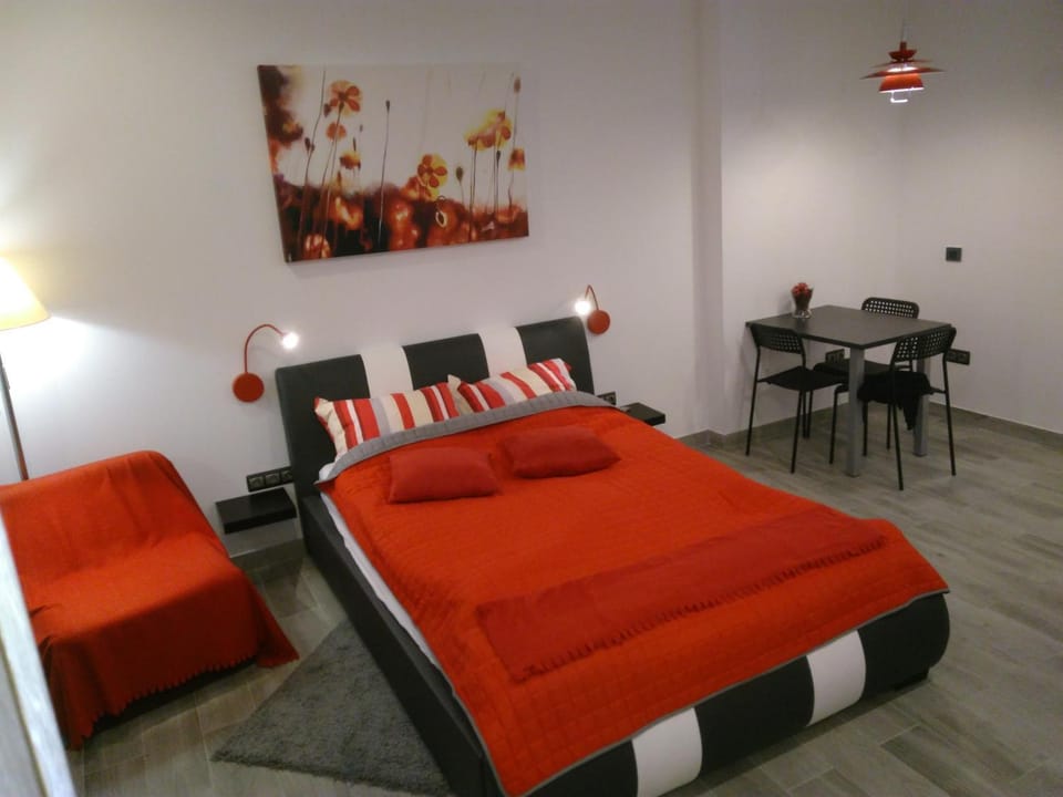 Photo of the whole room, Bedroom