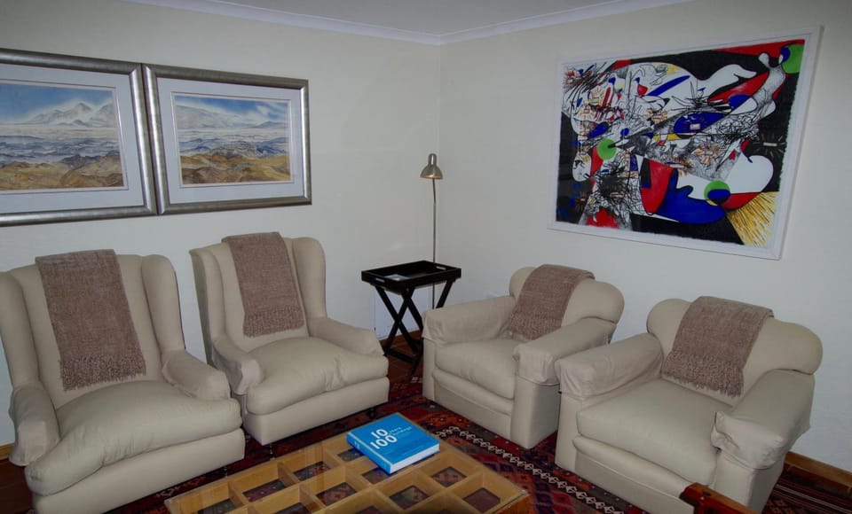 Communal lounge/ TV room
