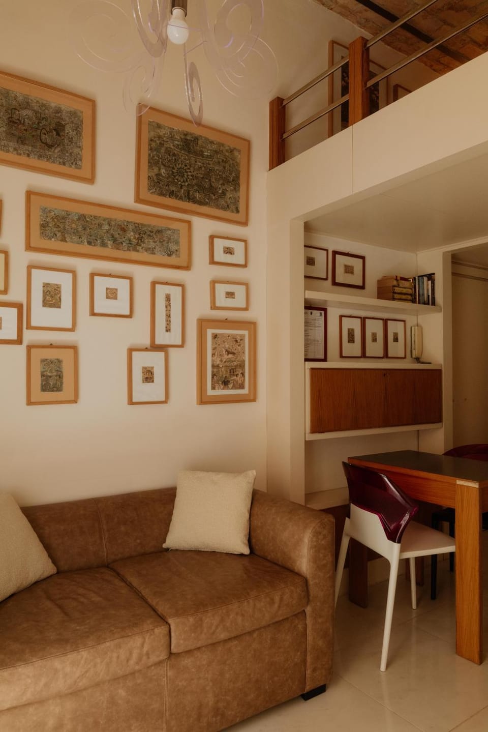 Living room, Photo of the whole room, Seating area, Dining area
