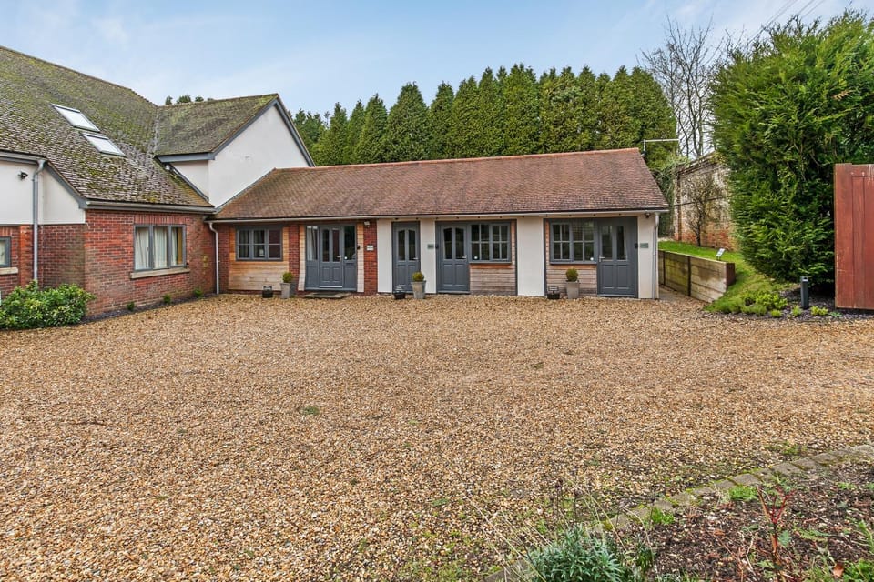 Facade/entrance, Bird's eye view