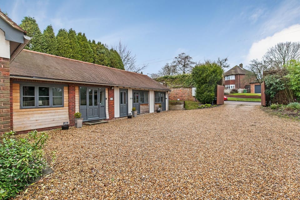 Facade/entrance, Bird's eye view