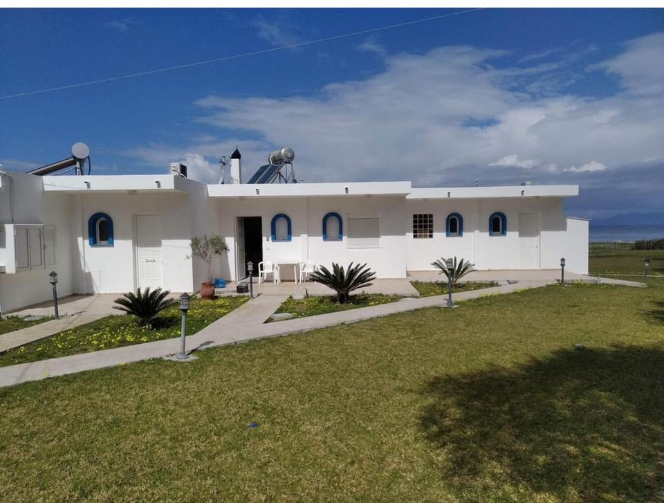 Property building, Day