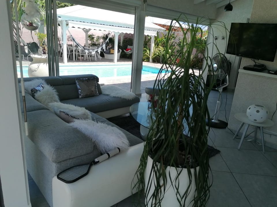 Patio, Communal lounge/ TV room, Pool view