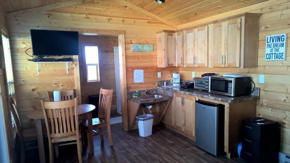 Lake Minden Camping Resort Cottage 1 Campground/ 
RV Resort in Nicolaus