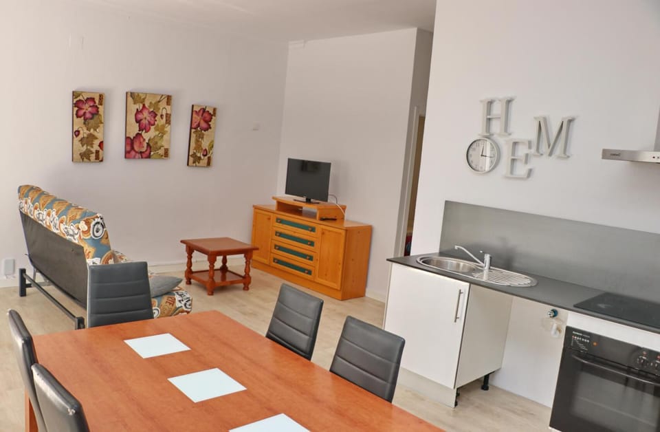 Kitchen or kitchenette, Living room, Dining area