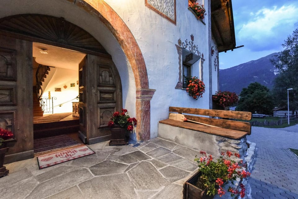 Property building, Facade/entrance