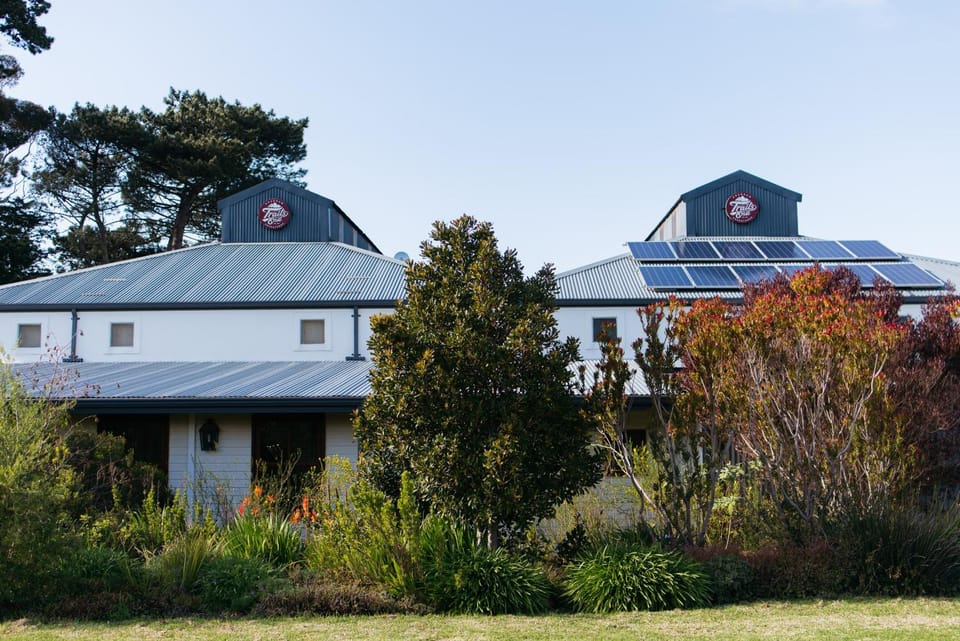 Property building, Facade/entrance, Garden
