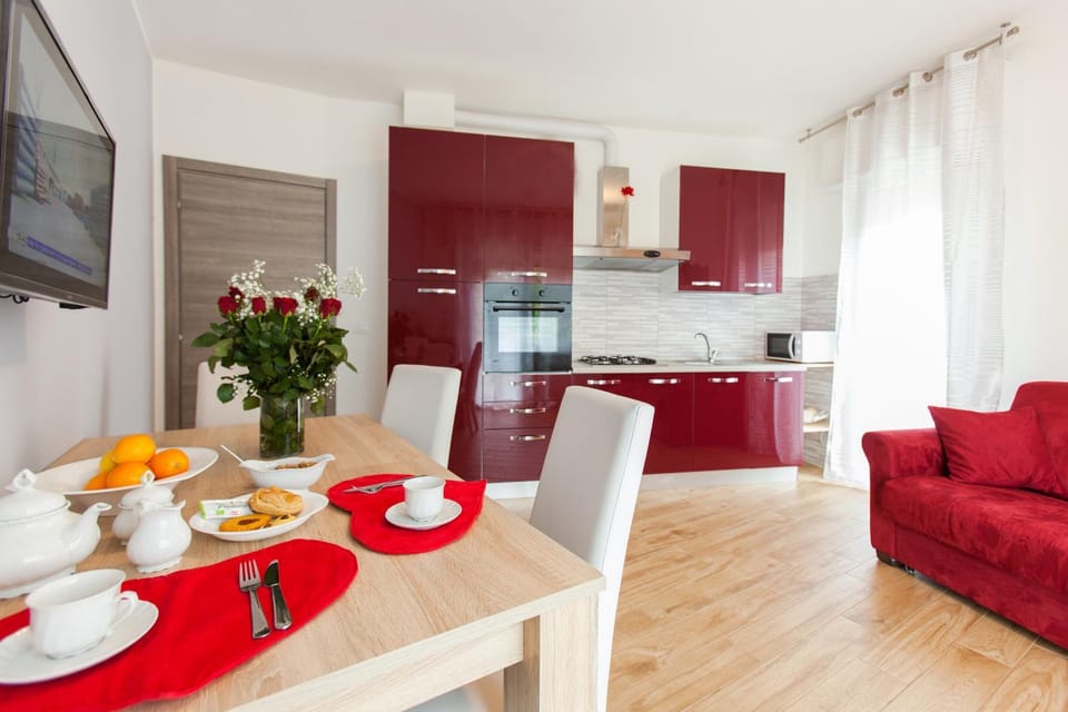 TV and multimedia, Coffee/tea facilities, Balcony/Terrace, Kitchen or kitchenette, Living room, Dining area, On site, City view