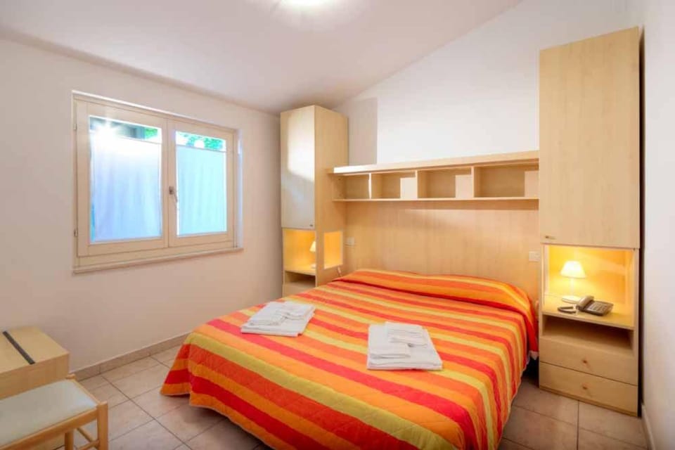Centro Vacanze Verde Azzurro Campground/ 
RV Resort in Marche