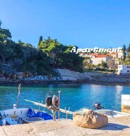 Facade/entrance, Sea view