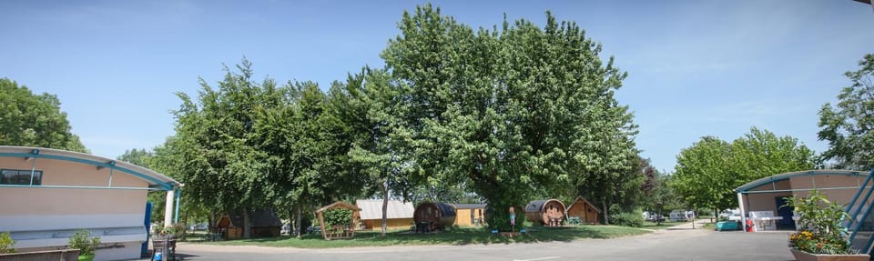 Property building, View (from property/room)