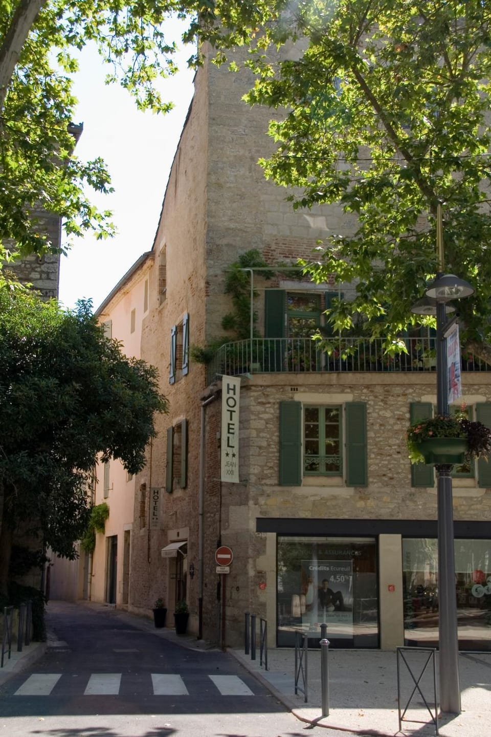 Facade/entrance