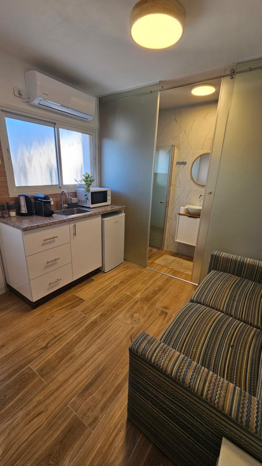 Kitchen or kitchenette, Seating area