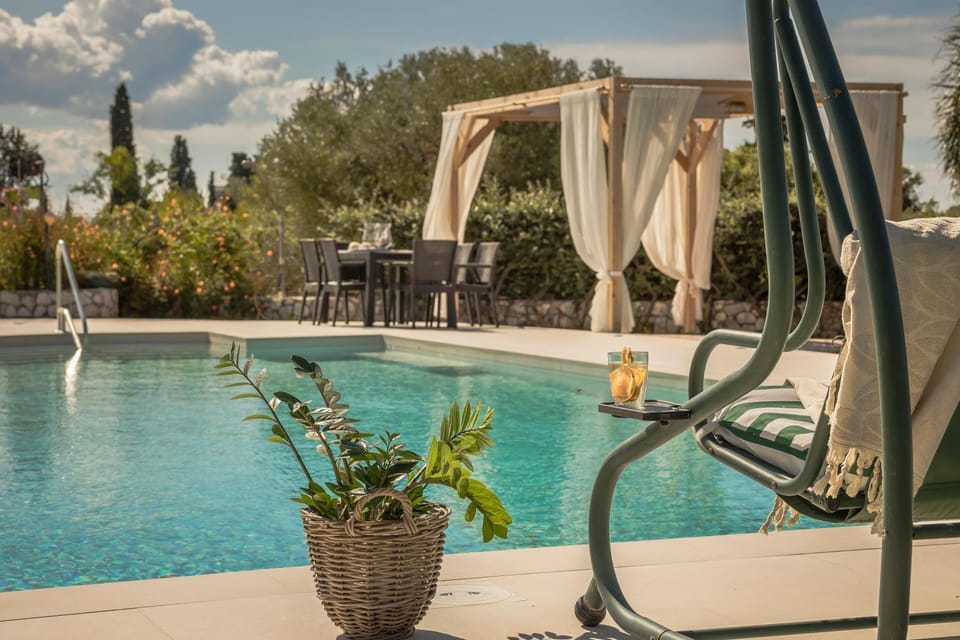 Balcony/Terrace, Swimming pool