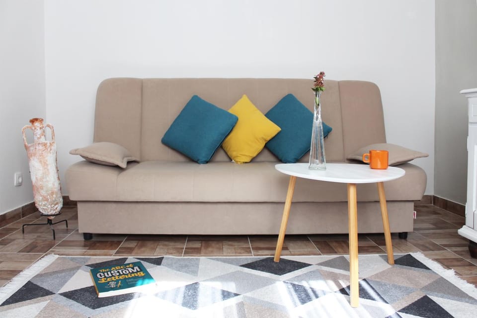 Living room, Decorative detail, Seating area, Garden view
