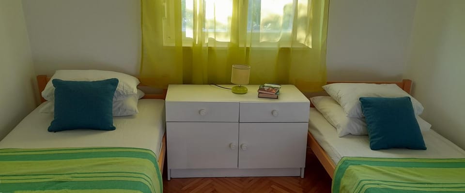 Bed, Bedroom, Sea view