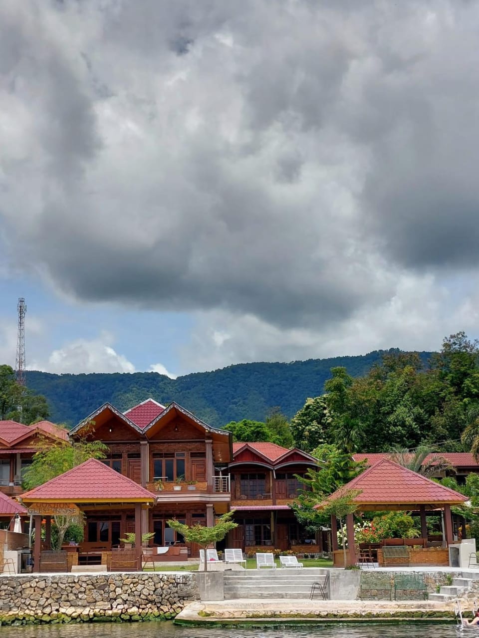 Property building, Day, Natural landscape, Fishing, Garden view, Lake view, Mountain view