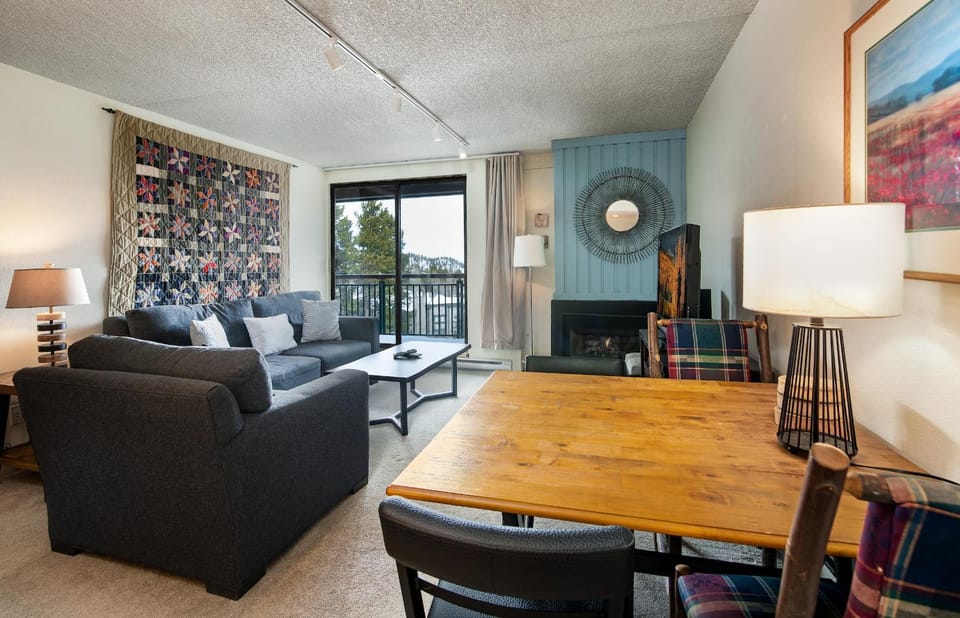 Trails End Easy Rest Condo: Ski In/Out, Stroll To Main Street Apartment in Breckenridge