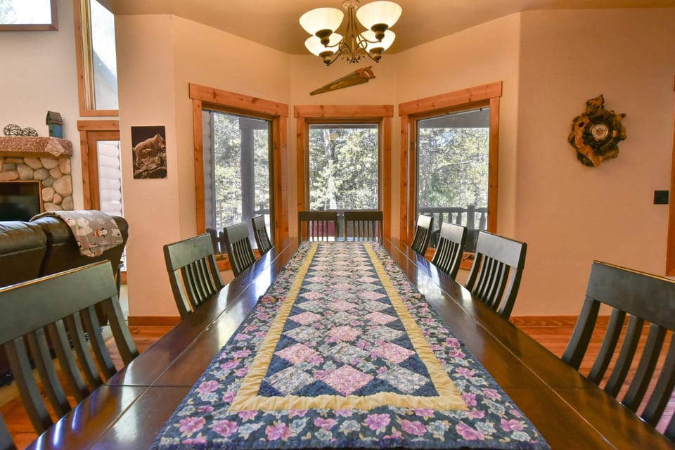 Tranquility House: Spacious Home w/ Hot Tub House in Blue River