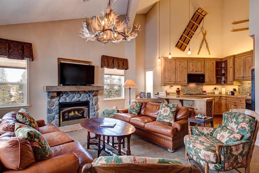 Tyra Summit Breck Hideout Condo: Ski-In/Ski-Out Apartment in Breckenridge