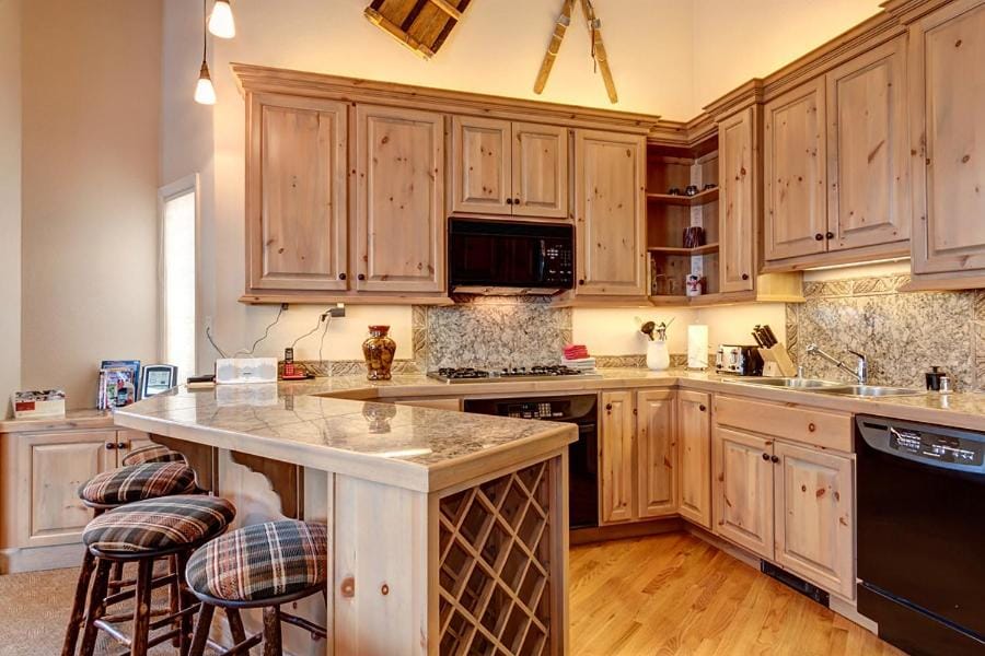 Tyra Summit Breck Hideout Condo: Ski-In/Ski-Out Apartment in Breckenridge