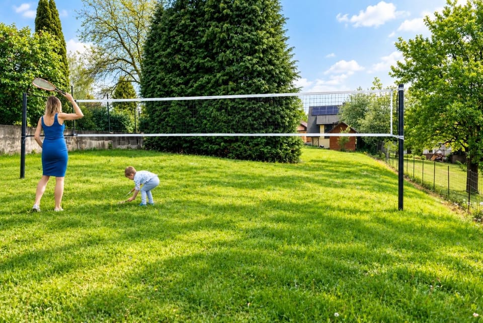Family & Friends - BBQ, Volleyball & Playground House in Poland