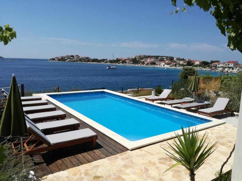 Day, Natural landscape, Pool view, Sea view, Swimming pool, sunbed