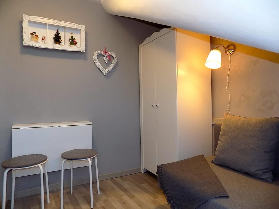 Living room, Bedroom