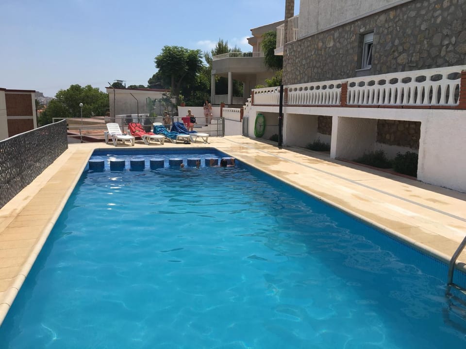 Property building, BBQ facilities, Swimming pool