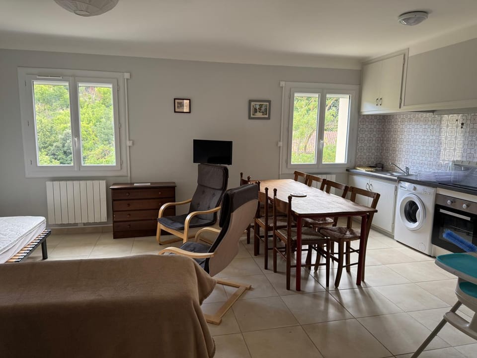 Mairie de VIRA House in Occitanie