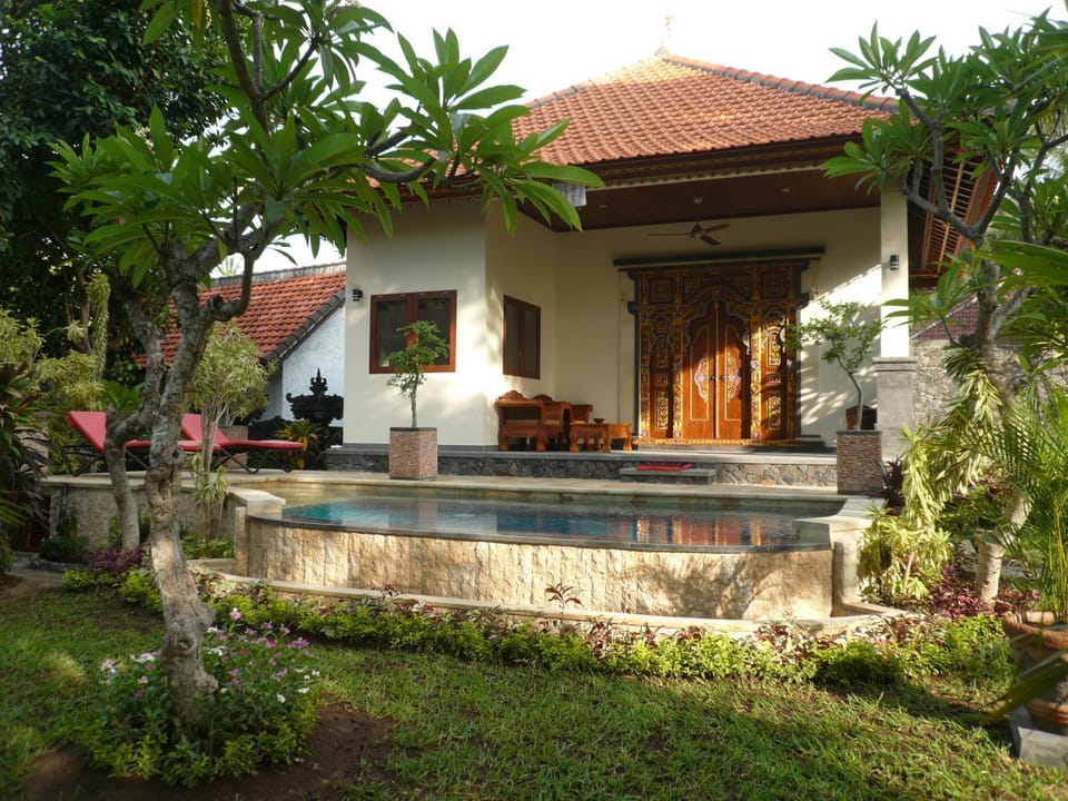 Property building, Photo of the whole room