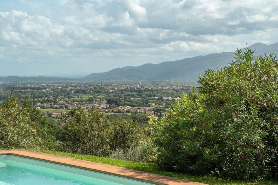 Il Vignale by Salogi Villas Villa in Lucca