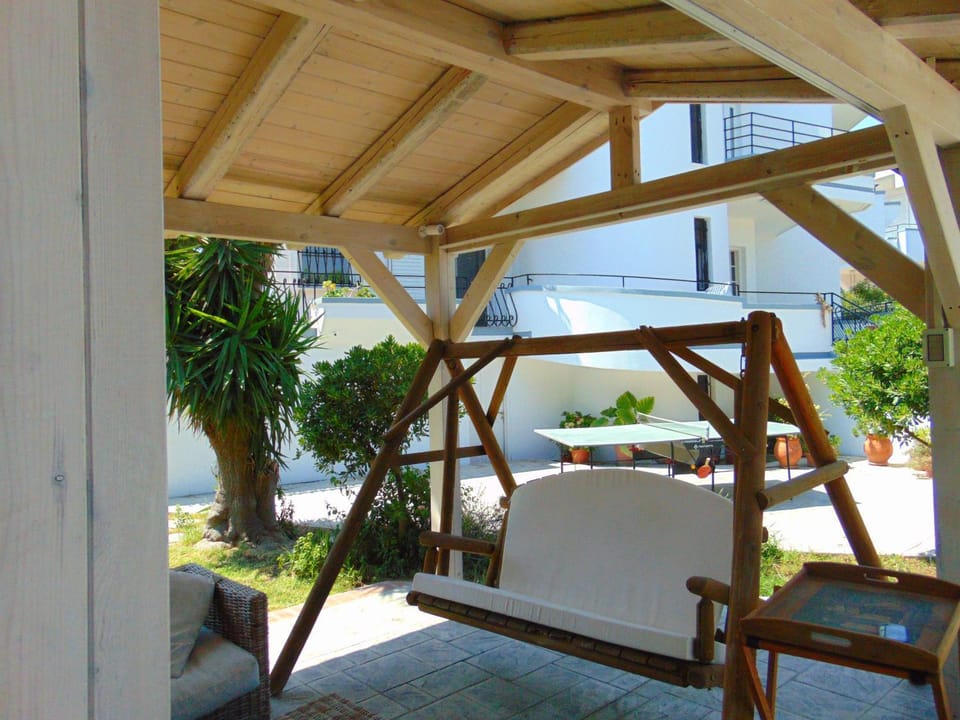 Patio, Garden, Table tennis