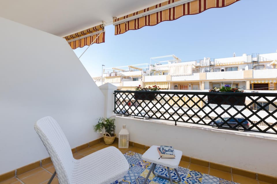 Balcony/Terrace, City view, Street view