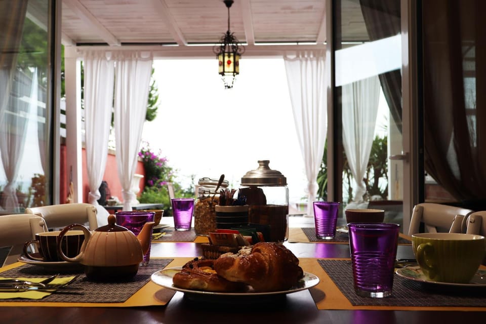 Restaurant/places to eat, Food and drinks, Food