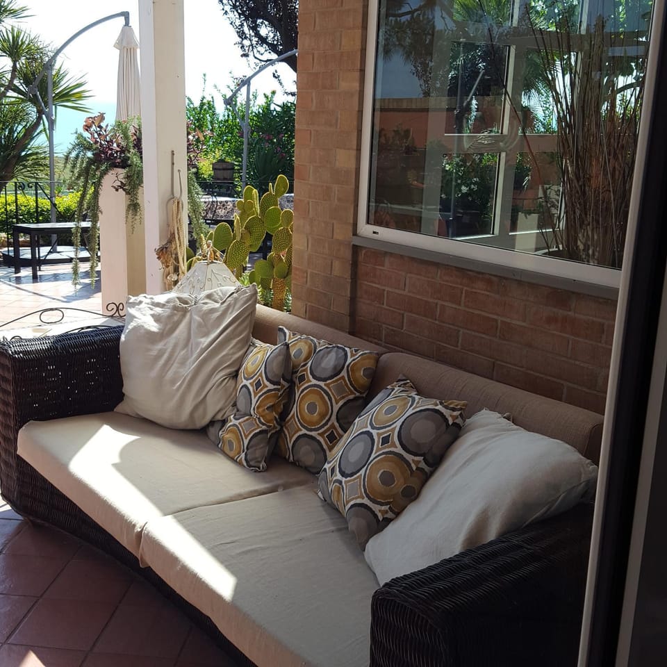 Balcony/Terrace, Internal: Not applicable to any particular room