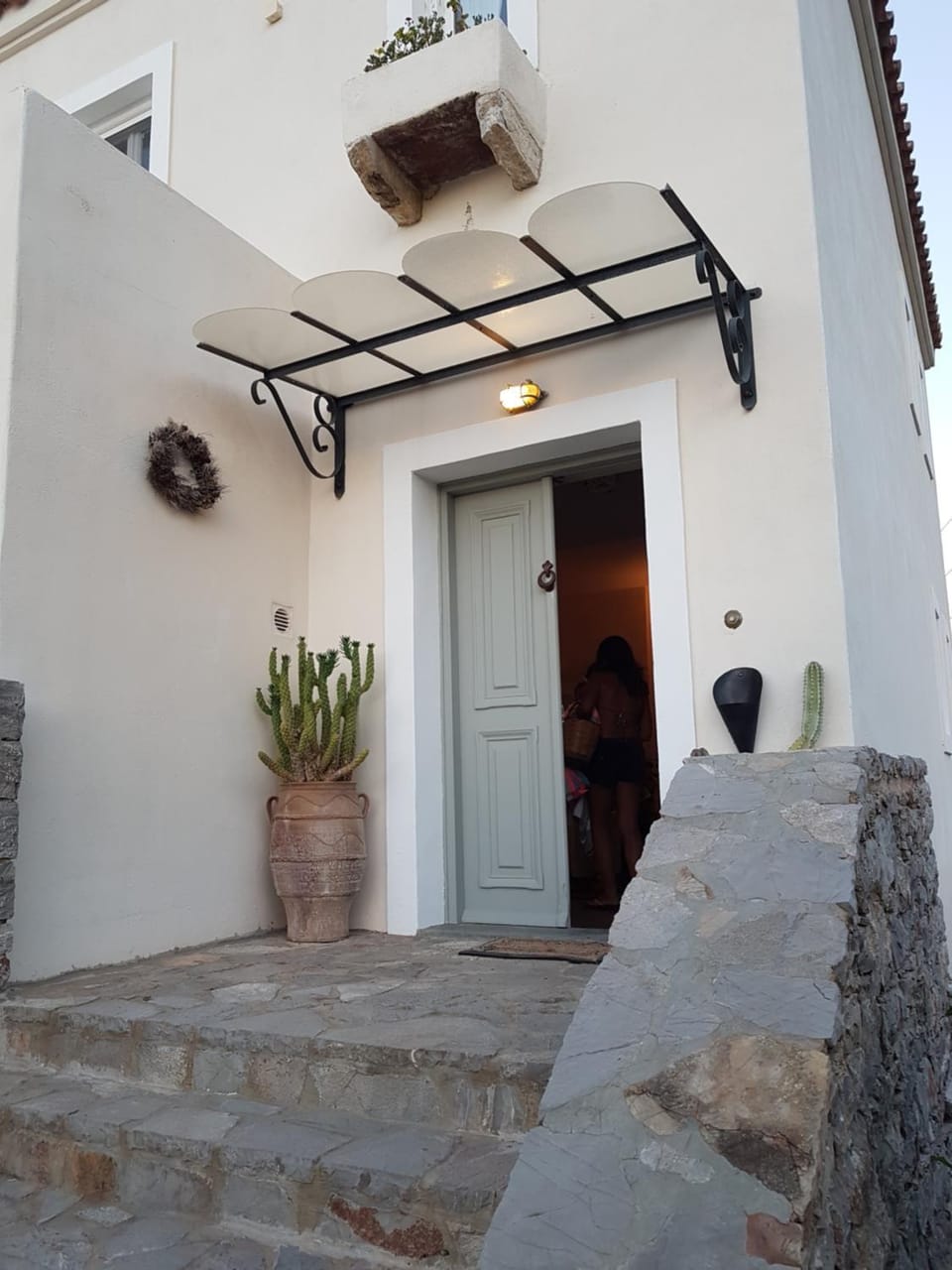 Facade/entrance