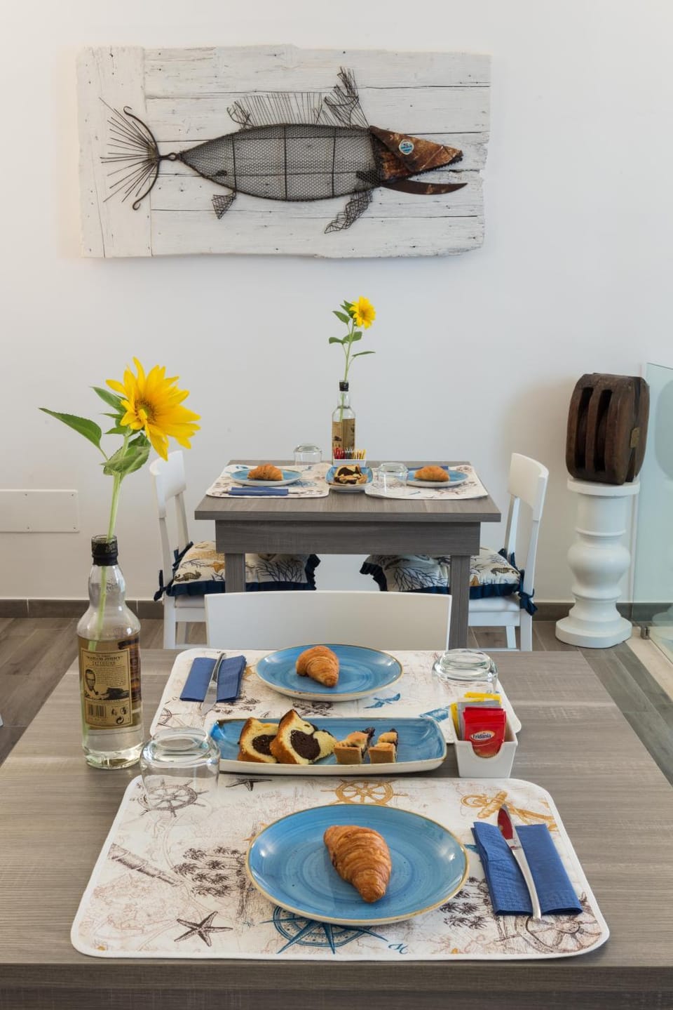 Communal lounge/ TV room, Breakfast