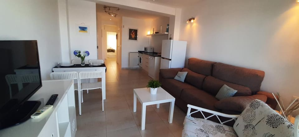 Kitchen or kitchenette, Living room, Dining area