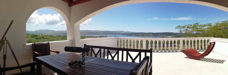 Natural landscape, Garden, Balcony/Terrace, Beach, Landmark view, Sea view