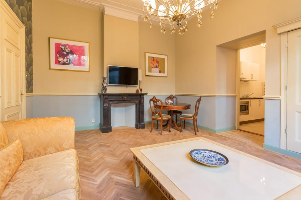 TV and multimedia, Living room, Dining area