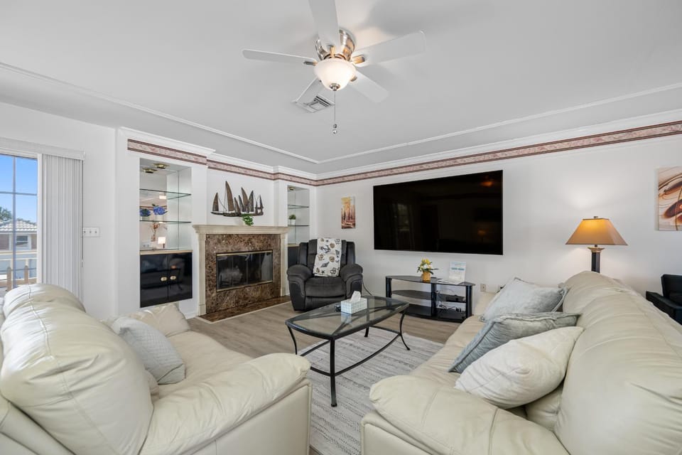Carousel Suites -Redington Shores Apartment in Redington Shores