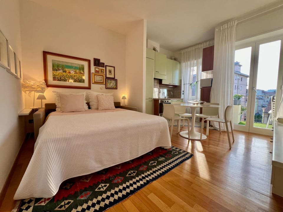 Balcony/Terrace, Kitchen or kitchenette, Living room