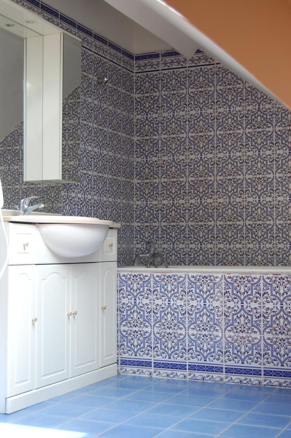Duplex 2 chambres simple et pas cher prox parking PR pour déplacement professionnel ou en famille Apartment in Lille