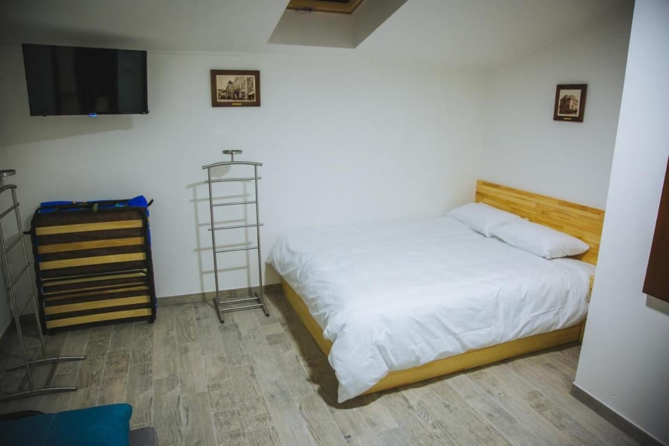 Bed, Photo of the whole room