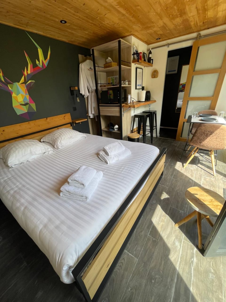 Photo of the whole room
